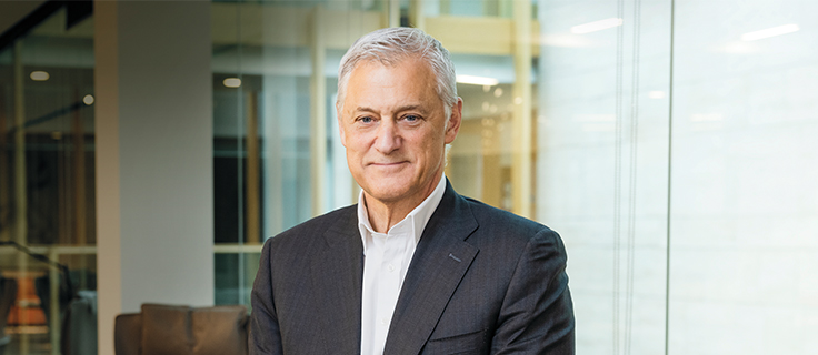 Bill Winters in a Standard Chartered office.