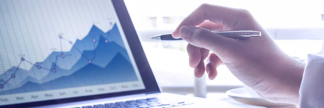 Professional looking at screen depicting liquidity management