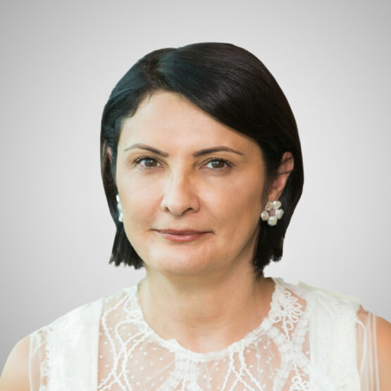 Germana Cruz headshot