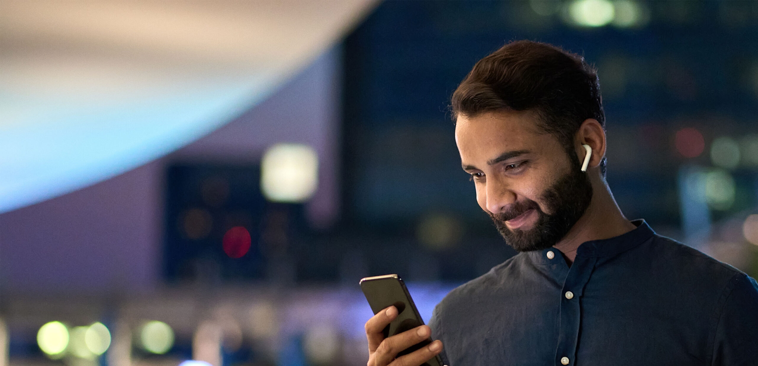 man texting on the phone