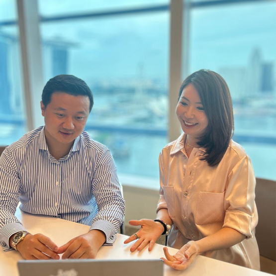 Alex Ji with a colleague